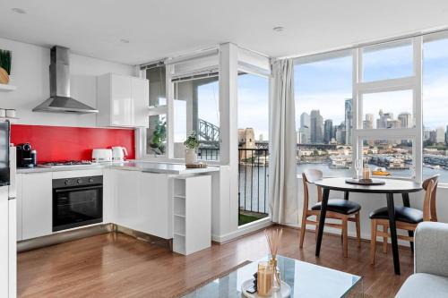 McMahons Point Apartment | Harbour Horizons - Chic Studio Above Sydney's Icons