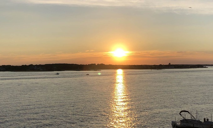 Ocean City Resort | Harbour Island Luxury Waterfront Condo Sunset View-Pool-Marina-Beach-Boardwalk