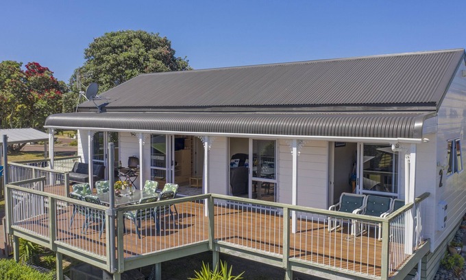 Pauanui House | Harbour View Haven - Pauanui Holiday Home
