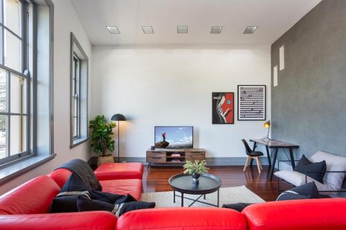 Manly Apartment | Harbourfront 3 Bed 2 Bath Opposite Manly Wharf With Harbour Views