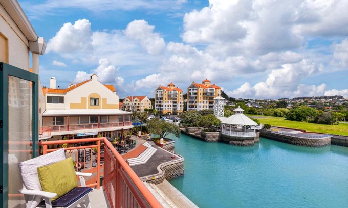Gulf Harbour Apartment | Harbourside Haven - Whangaparāoa Studio Apartment