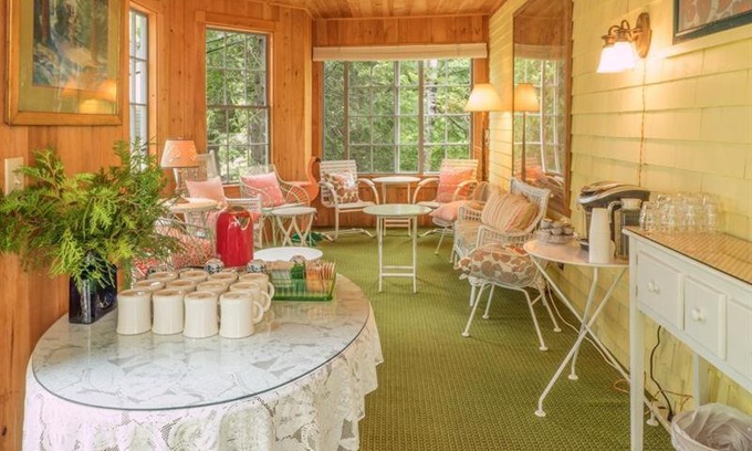 Northeast Harbor Hotel | Harbourside Inn
