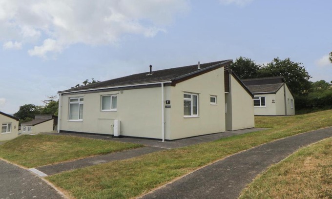 Heligan House | Harcombe House Bungalow 7