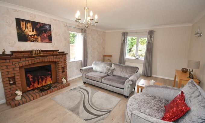 Woodhall Spa House | Hare Lodge