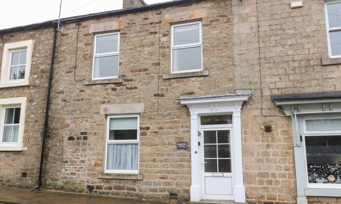 Reeth House | HARKER VIEW COTTAGE, pet friendly, character holiday cottage in Reeth