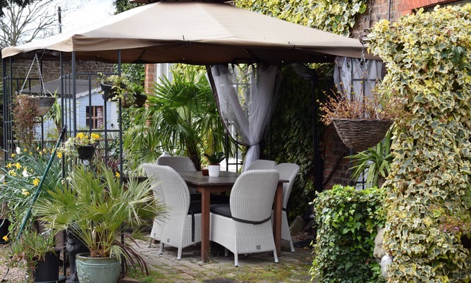 Heathrow Villages House | Harmondsworth Hall Guest House Heathrow