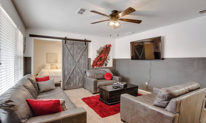 Lubbock House | Harmony Home - 4/2 sleeps 11, 1 mile to Texas Tech