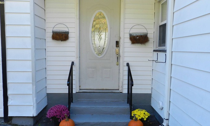 Chatham House | Harmony House in Hudson Valley- Pet Friendly