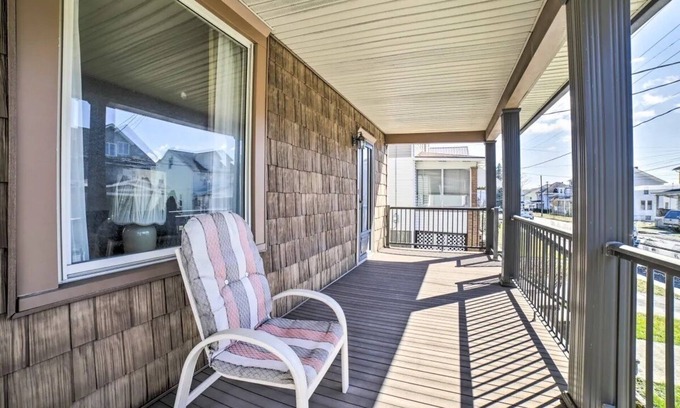 Johnstown House | Harold Hidden Haven - Close to area Hospitals