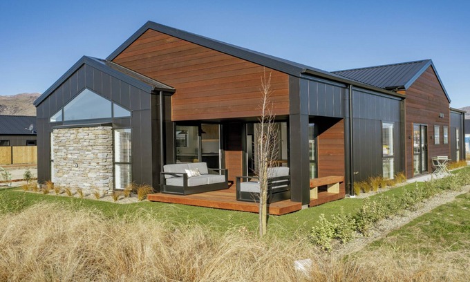 Lowburn House | Harper on Hadley - Cromwell Holiday Home