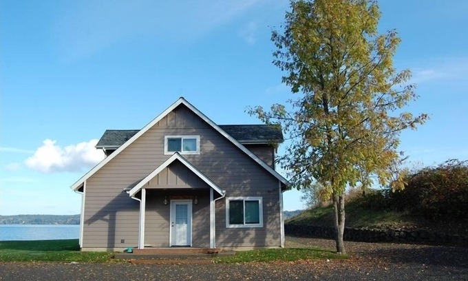 Shelton Cabin | Harstine Island, Waterfront W/View of Puget Sound, Mt Rainier