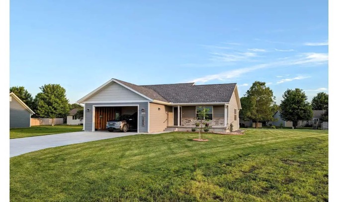 Hesston House | HARVEST COTTAGE Cozy home for family memories in a small town.
