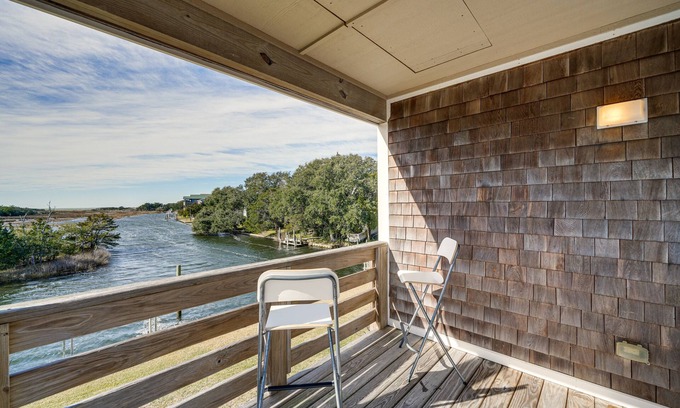 Brigands' Bay House | Hatteras Island Hideaway: Waterfront, Canal Access
