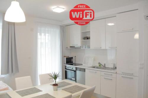 Favoriten Apartment | Hauptbahnhof 32