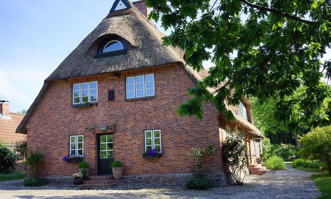 Wrohe Apartment | "Haus auf dem Berg"