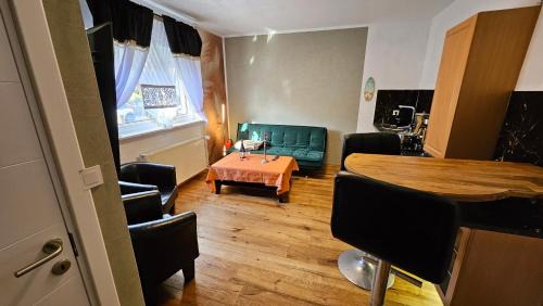 Halle Apartment | Haus Erdgeschoss mit Garten