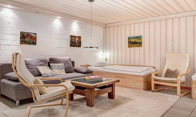 Region Hannover District Apartment | Haus Erna am Deister Apartment with sauna, garden and hut, e-car charging station
