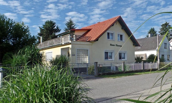 Lutzmannsburg Apartment | Haus Floresa