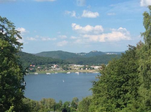 Bringhausen House | Haus mit Seeblick - Terrassen - großzügig auf 2 Ebenen - freistehend 1.000 qm