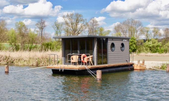Kirchberg an der Raab Boat Rental | Hausboot Schwanennest