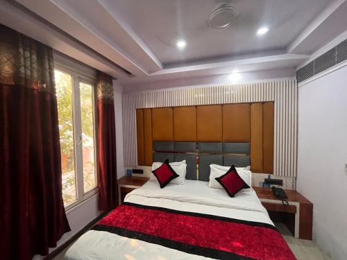 Paharganj Bed & Breakfast | Haveliya Homes- Just 1 minute from Railway Station and Connaught place