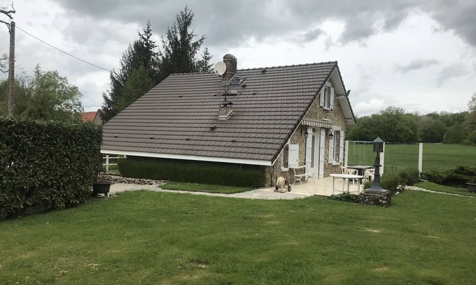 Mareuil-en-Brie Ski Chalet | Haven of peace and tranquility at the foot of a private pond of 3 ha