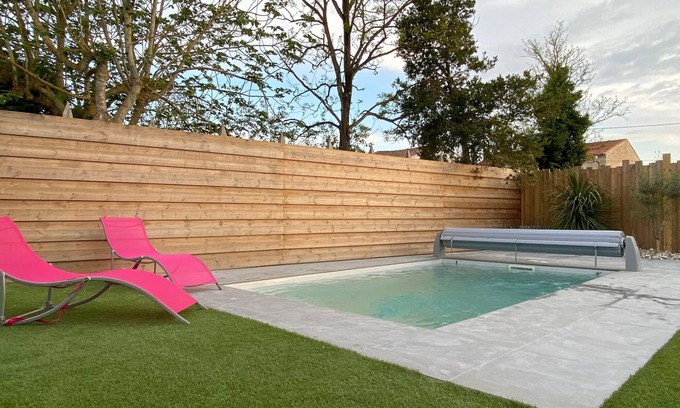 LʼAiguillon-sur-Mer House | Havre de Paix with Private Heated Pool - Ideal Family or Friends Stay