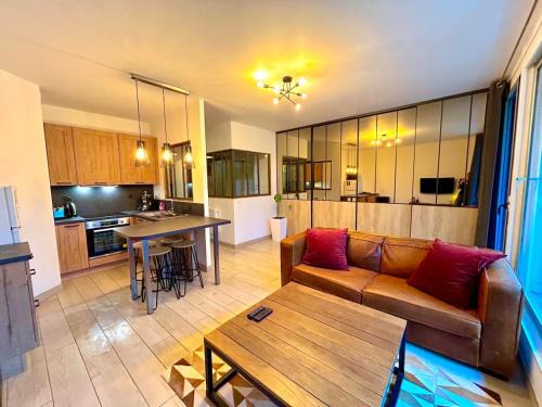 Gouvieux Apartment | Havre de paix avec jardin et parking à Chantilly