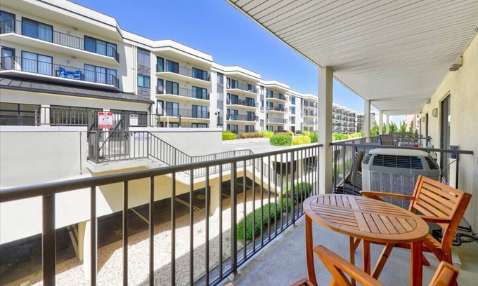 North Ocean City Condo | Hawaiian Village 108 is a Dream Ocean Block Family Getaway