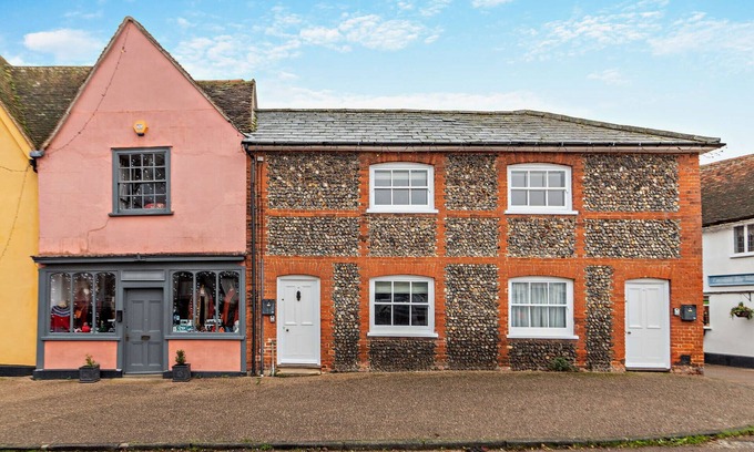Lavenham House | Hawker Cottage - Two Bedroom House, Sleeps 3