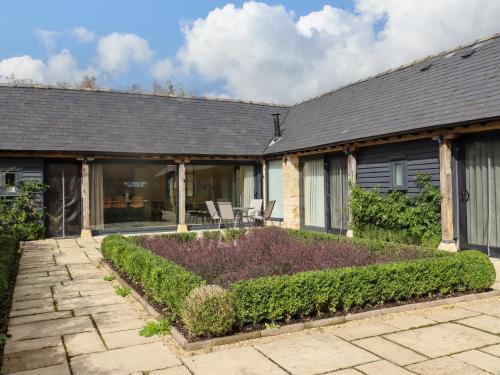 Chedworth House | Hawthorn Barn