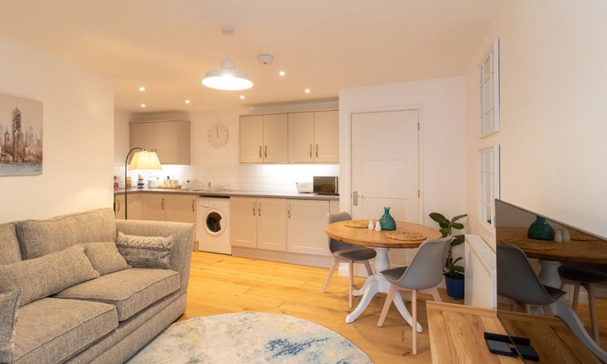 Wellington Apartment | Haygate - Peaceful Serviced Apartment