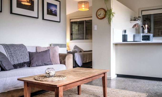 Coles Bay Apartment | Hazards Escape - the Short Stack