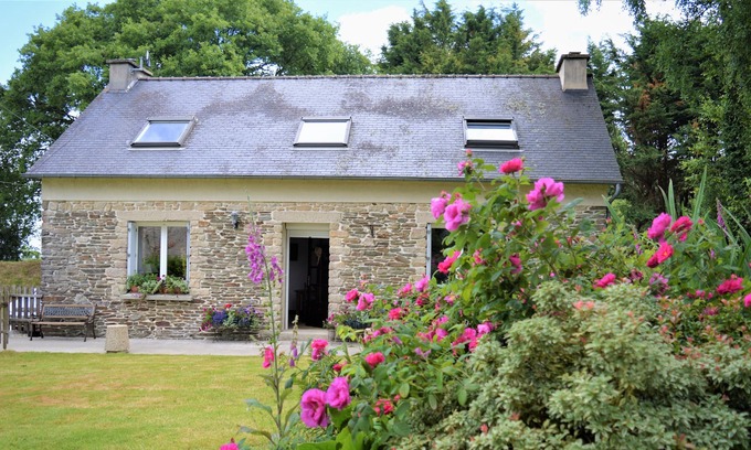 Plevin House | Heart of Brittany Traditional 3 bed Breton cottage sleeps 6 nestled in nature
