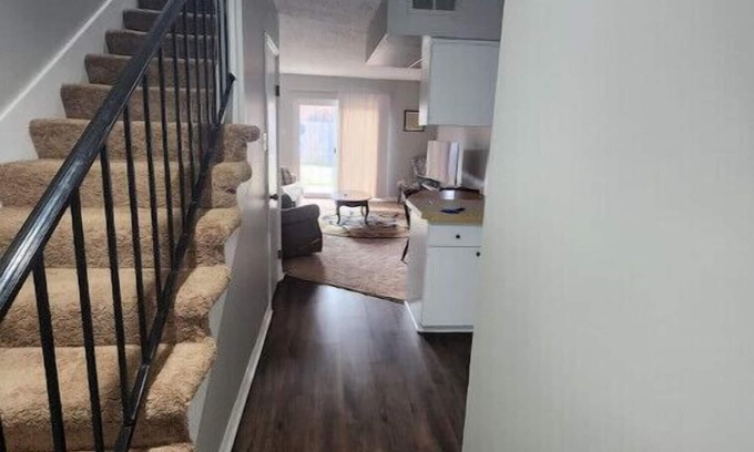 Bryant Apartment | Heart of Bryant apartment F