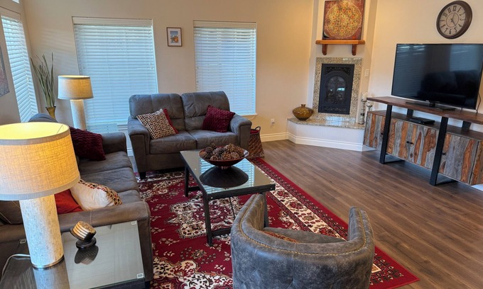 Leavenworth Condo | Heart Of Downtown Leavenworth - Newly Renovated - Steps Away From Everything!