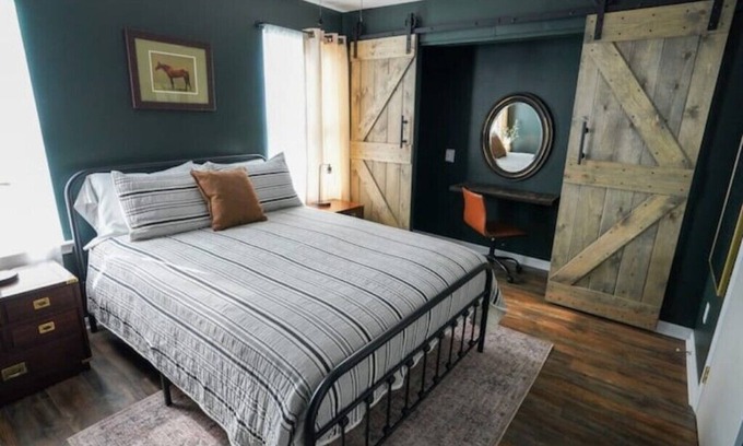 Smoketown Jackson House | Heart of Louisville 3BR Getawaynn