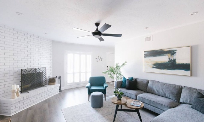 South Scottsdale House | Heart of Old Town - Stylish Townhome - Greenbelt