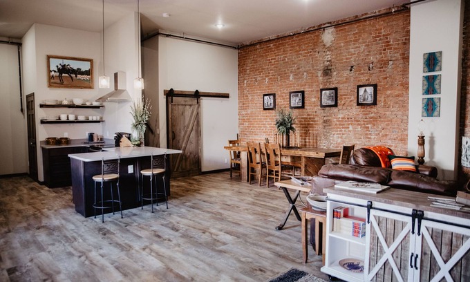 Pendleton House | ★Heart of Pendleton★Downtown LUXURY & LOCATION★