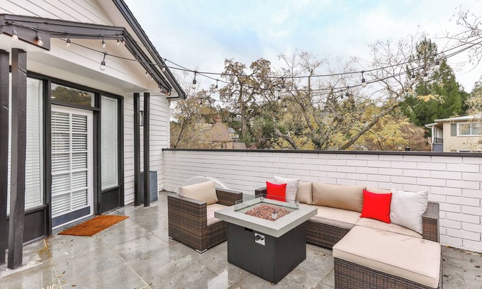 Saratoga Apartment | Heart Of Saratoga