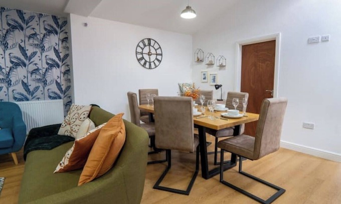 Stonnall House | Heartlands House 7 x Bedrooms near NEC