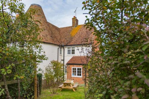 Barham House | Hearts Delight Cottage by Bloom Stays