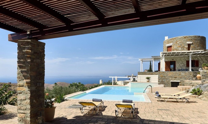 Kea House | Hearty Pool - Comfortable Accommodation with Pool and Sea Views
