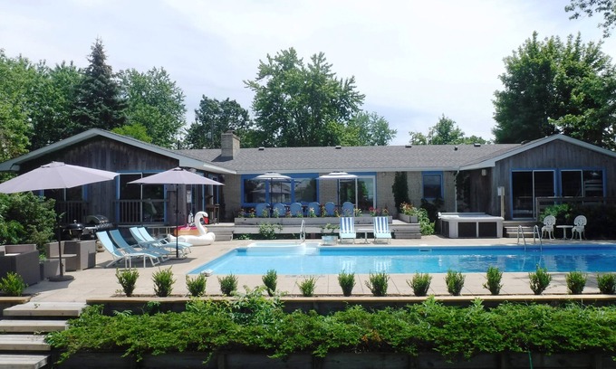 Grand Beach House | Heated Pool & Hot Tub, Golf Cart, 1 Block to Beach or Golf, 5mins to New Buffalo