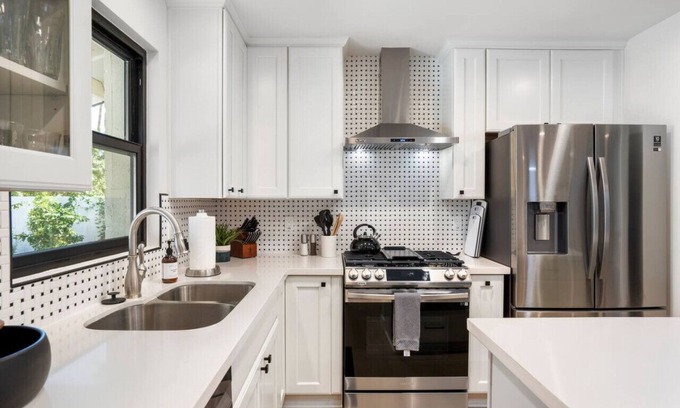 Park Scottsdale 18 Villa | Heated Pool, Volleyball, Gym, Near Old Town Fun!