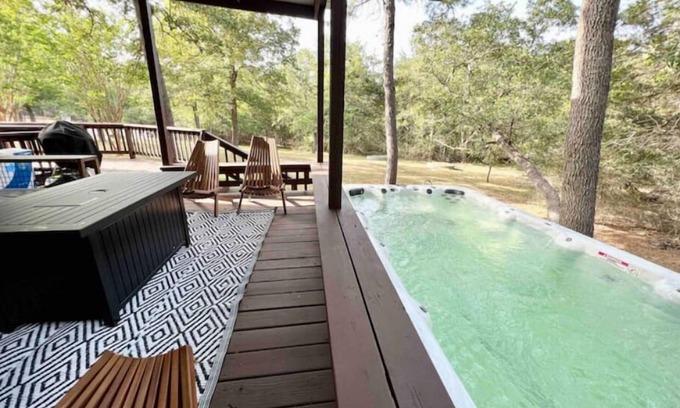 Bastrop House | Heated Swim Spa Pineforest Large Home/billards