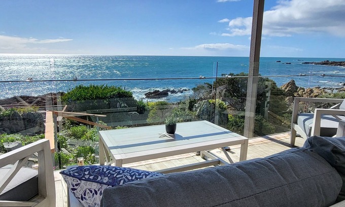 Boat Harbour Beach House | Heathcliff. Luxury Beach House with Stunning Ocean Views