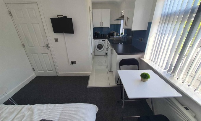 Yeading Apartment | Heathrow - Wembley - Ruislip - Northolt - Uxbridge-C