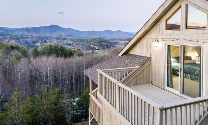 Bryson City House | HEAVEN ON THE MOUNTAIN TOP! BRYSON CITY, NC π₯°ππ4 MINUTES FROM TOWN!