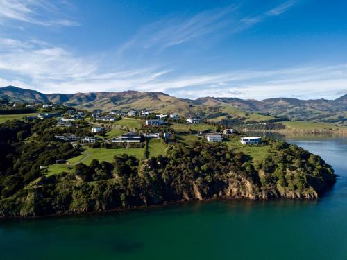 Robinsons Bay House | Hector's Tiny House - Akaroa Holiday Home